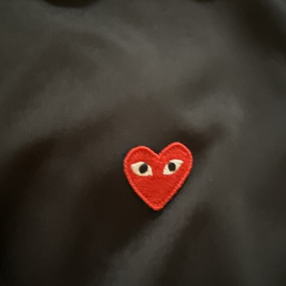 $270 PLAY Comme des Garcons Black Pullover Heart Hoodie AZ-T174-051 Mens Large - Picture 11 of 11